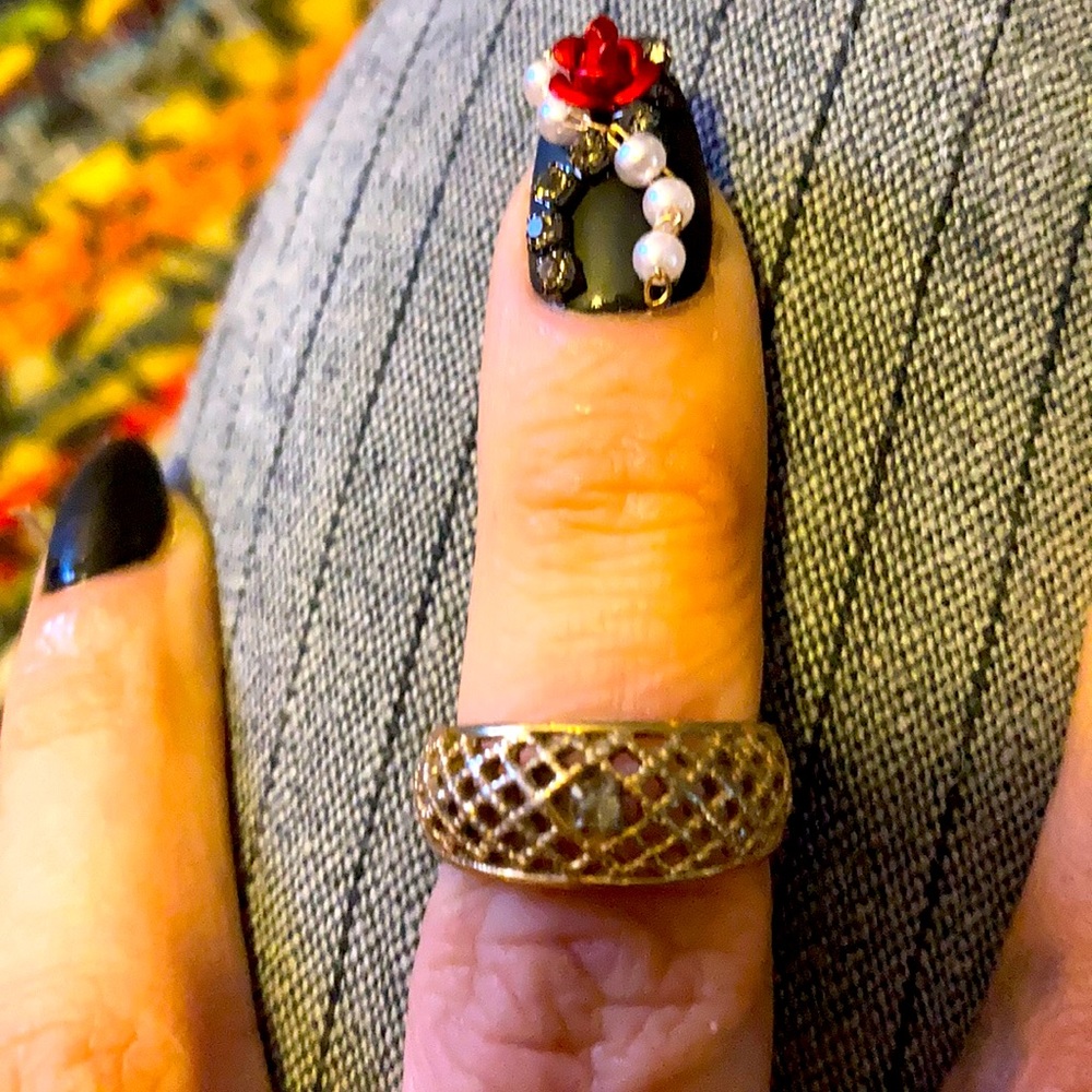 Avon ring with diamond